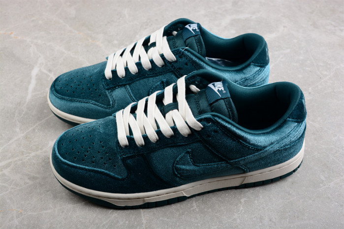 nike dunk low green velvet (w) - dz5224-300