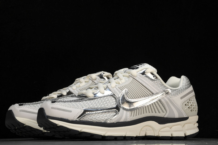 nike zoom vomero 5 photon dust metallic silver fd0884-025
