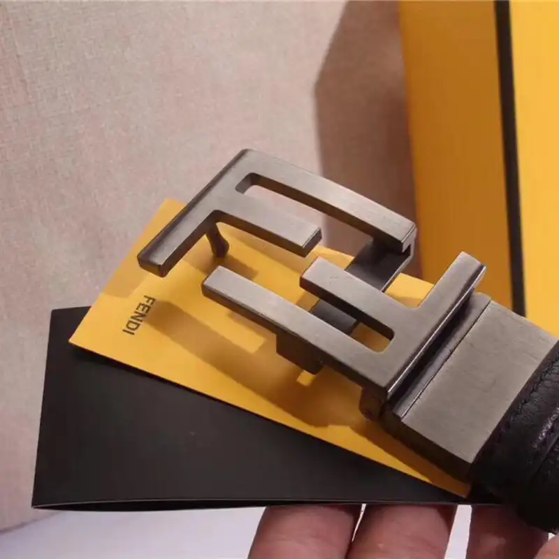 Fendi s Belte 1905BL0329