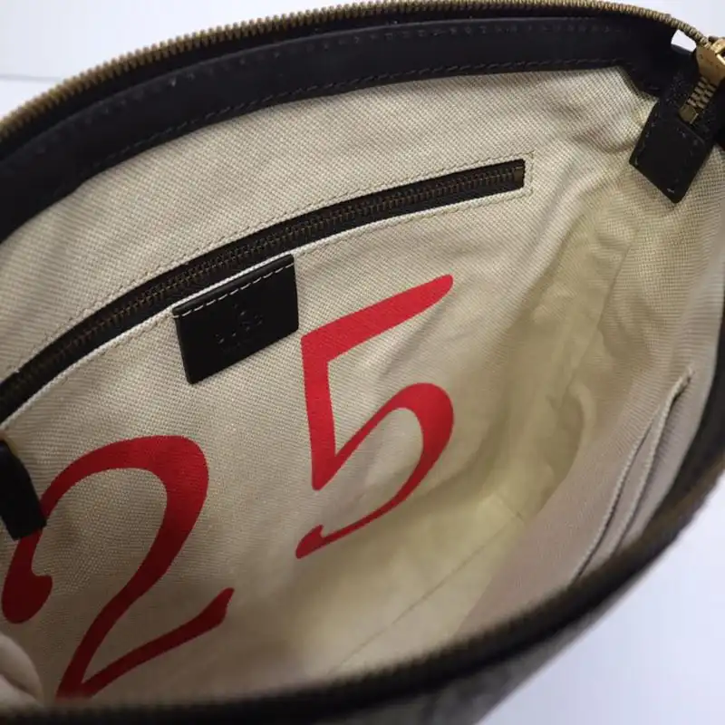 G*u*i crossbody bag 19gm0045