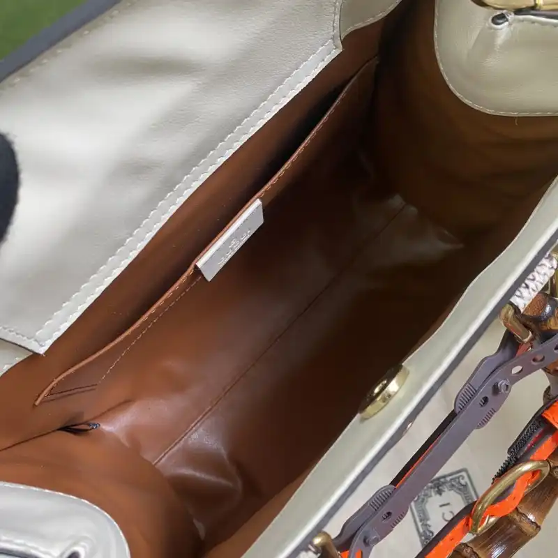 G*u*i s bags 2108ya0018