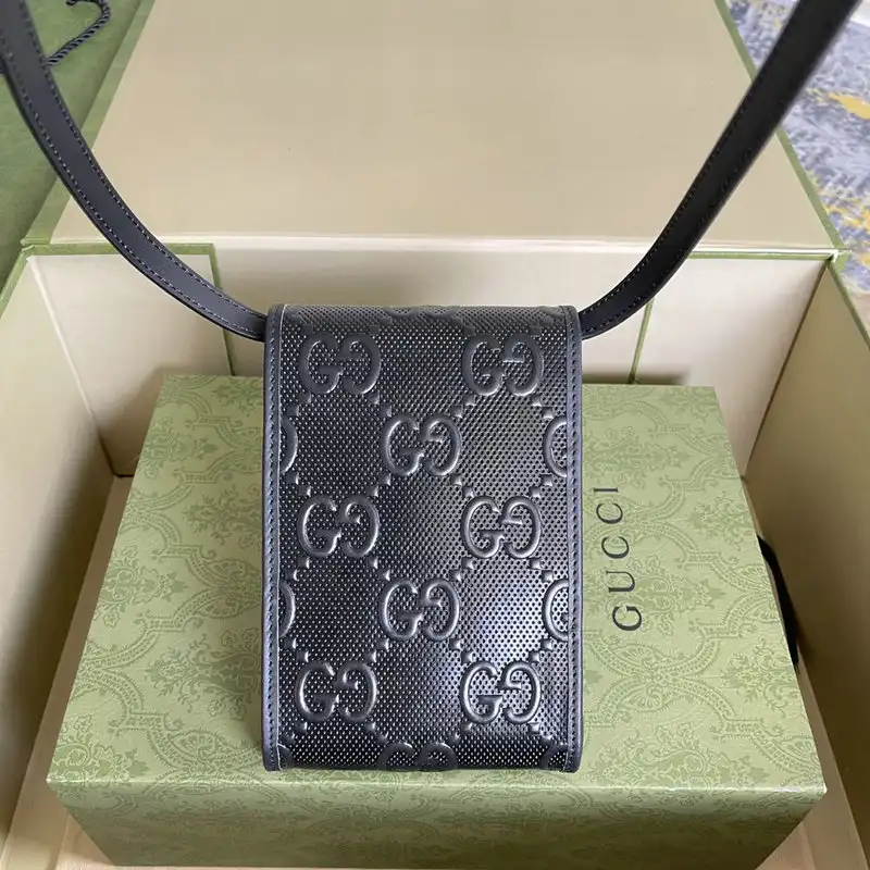 G*u*i bag 2110dj0035