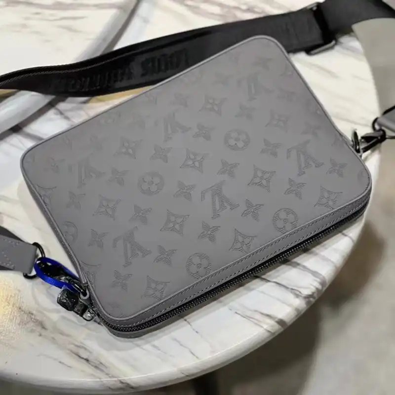 LV Bag 2204HT0015