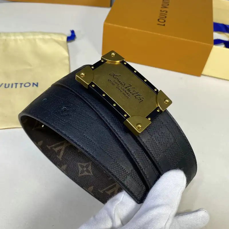 LV Belts 2204XA0004
