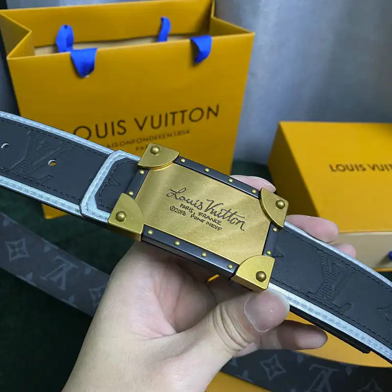 LV Belts 2204XA0035