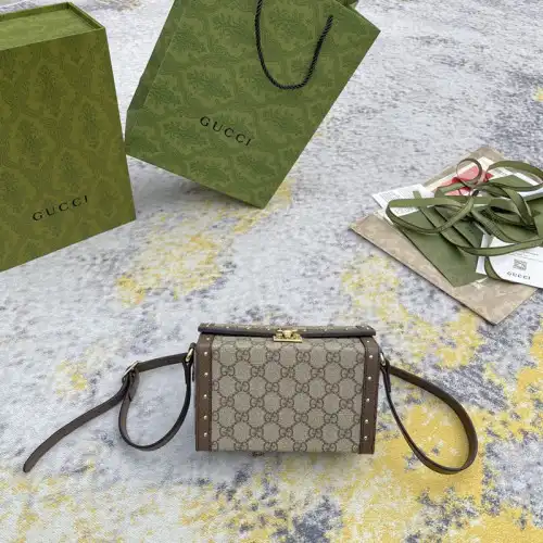 G*u*i bag 2210dj0038