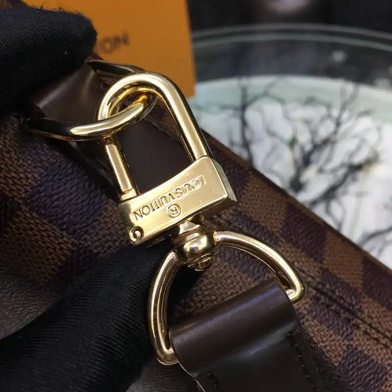 LV Bags 19T1L0378
