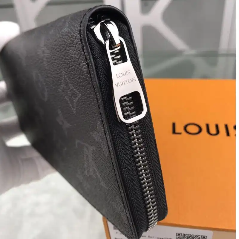 LV Bags 19T1L0683