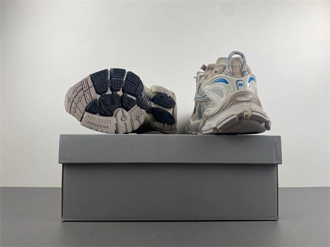 Balenciaga  772774-W3RNY- Snug 4301