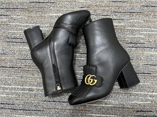 lightweight G*u*i boot women 530