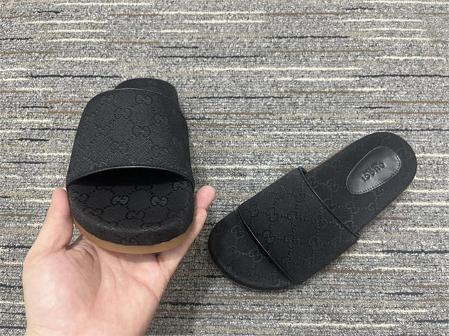 G*u*i side women neat 458