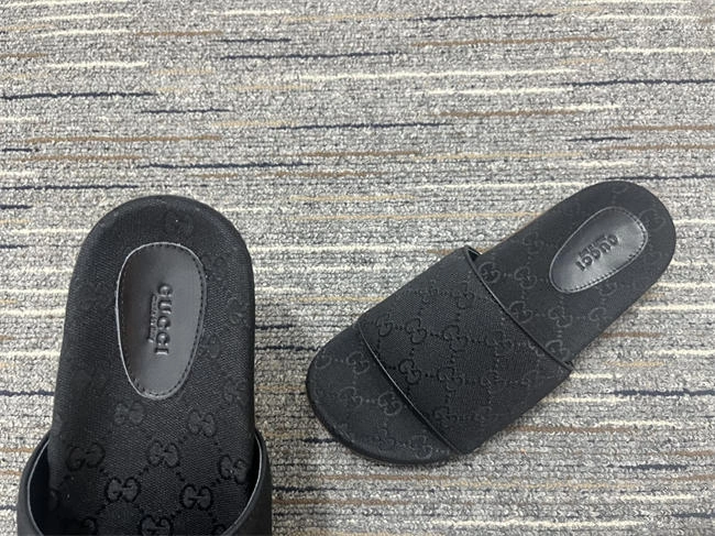 G*u*i side women neat 458