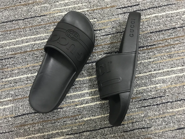 G*u*i slide casual 443