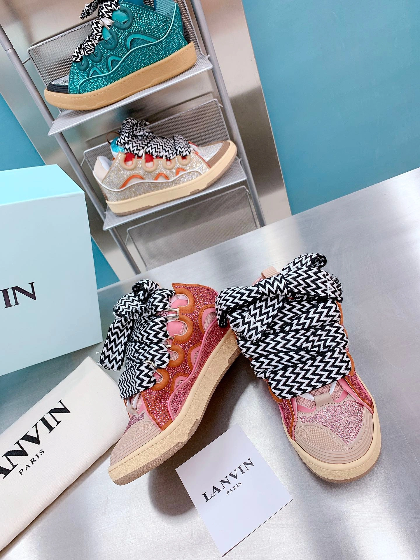 RelaxedFit Lanvon Curb Sneaker 879