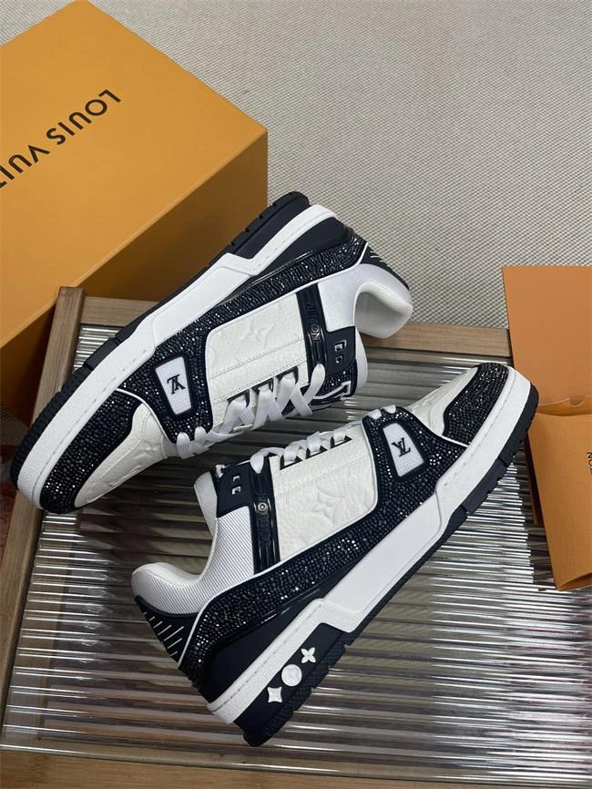 Lv Trainer Sneaker Sleek 2004