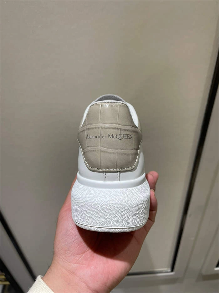 Mc Queen Comfortable 2541