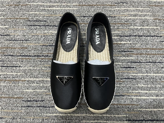 Durable Prada Leather Sneaker 3315