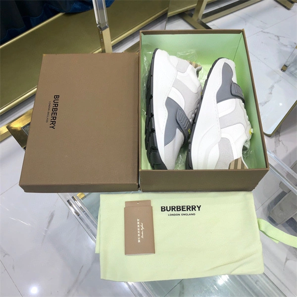 bvrberry MJ FashionForward 2656